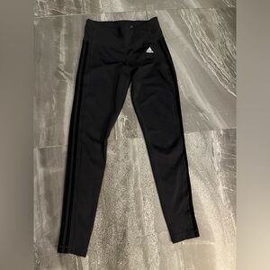 Black jegging Adidas pants